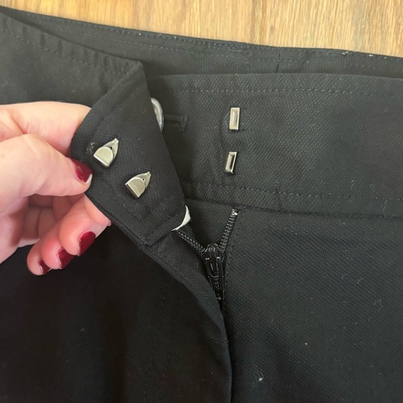 Anne Taylor Bermuda Shorts Black Pockets Petites 6P - Picture 2 of 4